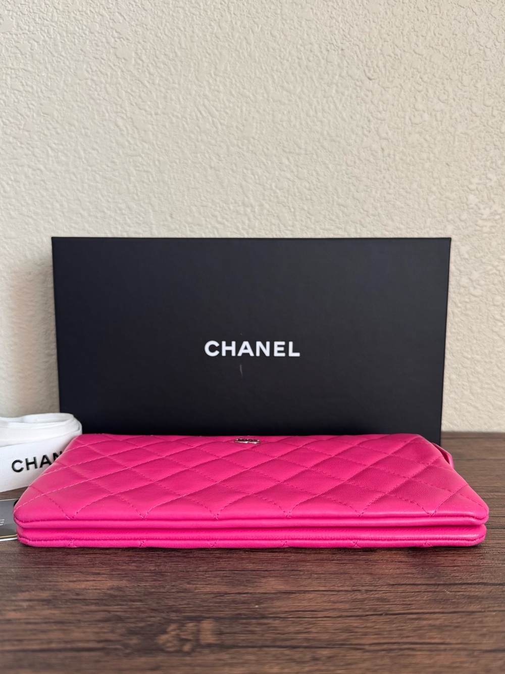 ❌SOLD❌CHANEL Large Diamond Quilted Lambskin Leather Clutch - Picture 8 of 9